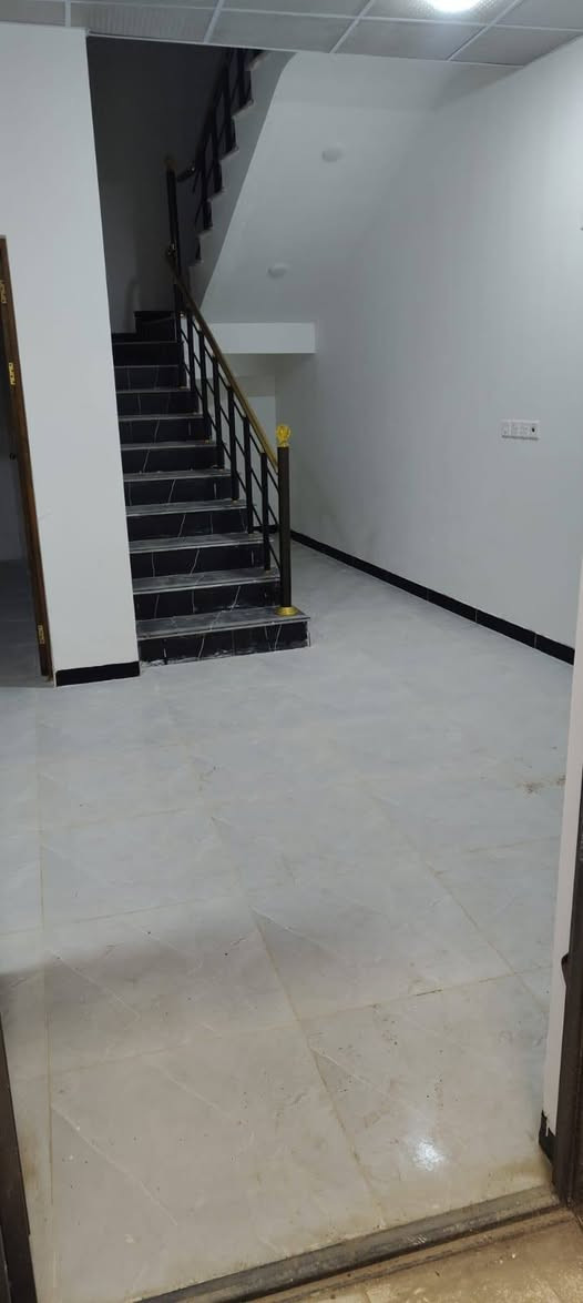 ⭕️ يوجد مشتمل للايجار 
في حي الدوانم المعمل __  قرب شارع المكاتب بالبدايه 

طابقين غرفتين وصاله واسعه ✅️

وباقي التفاصيل  الدخول للمشتمل ممر 

  💰 يجاره 275  ألف 

  للإستفسار أكثر *********** ☎️
