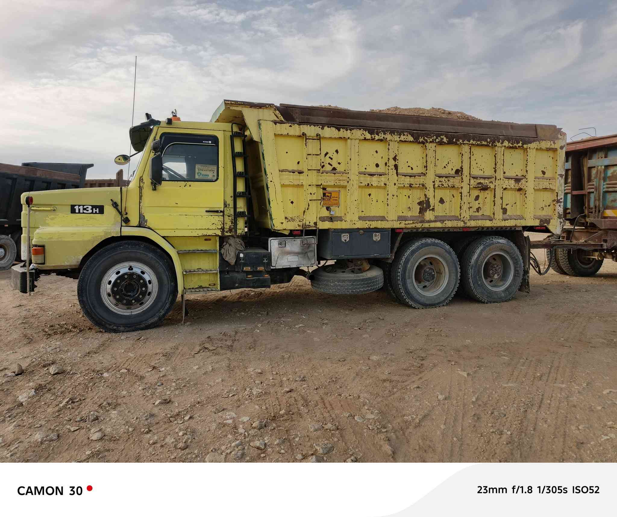 البيع سكانيه 113 رقم انكليزي بسمي
تخم تاير كير 3 في 3 مكينه جديده شاصي مكفول 
رقم تلفون ***********
