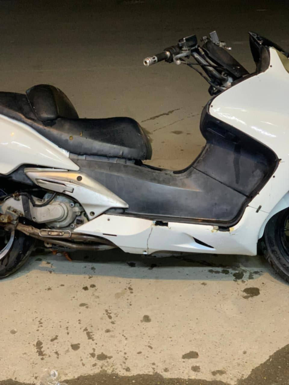 السلام عليكم درجة سلفر  مكينه 400 الدرجة بيه خل ادوس بانزين تطفى بس آني ابيعلك كوم حديد تجي تحمل وتروح سعر 750 وبيه مجال مكاني بغداد مدينة الصدر ***********
