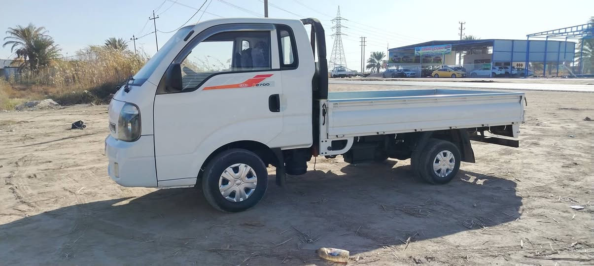 السلام عليكم ورحمة الله وبركاته سياره البيع موديل 2018سياره جديده  تخم تاير حداديه خير من الله مكينه شرط لا تبخير ولا تنقيص تبريد ثلج سياره جاهزه مكفوله كفاله عامه لا صبع لا تبديل شرط سياره برغي ما ناقصها تحويل ثاني يوم لاستفسار *********** او اسيا *********** وبيك خير وتدلل ابو حيدر رقمها قادسيه نكليزي بارد بس لأسود فقط
