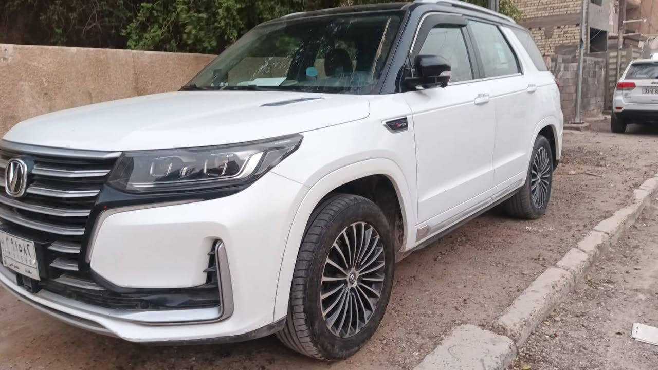 ‏السلام عليكم
‏للبيع شانجان  CS 95 رويال  أعلى فئه دفع رباعي 
‏موديل 2022
‏
‏السعر   180  بيها مجال 
‏
‏ماشيه السيارة 93 وميتين الف كيلو متر وقابل للزيادة 
‏شاشات لمس
‏صندوق كهرباء
‏رادارت + تحديد مسار
‏كشنات كهرباء وتدفئه وتبريد
‏قياده ذاتية
‏كاميرات 360 درجه
‏نظام كاميرات 3D
‏كاميرات مرايات جانبيه بدقة 4k
‏حساسات 360 درجه
‏هاند بريك دكمه
‏لايت وبك لايت LED
‏نظام للتحكم في الثبات.
‏نظام لمراقبة ضغط الهواء في الإطارات.
‏نظام التحذير عند مغادرة المسار.
‏نظام المساعدة عند صعود المرتفعات.
‏نظام منع الاصطدام.
‏نظام للتحكم في الانزلاق.
‏نظام الفرامل المانعة للانغلاق (ABS).
‏نظام للتحذير من الاصطدام الأمامي.
‏توزيع إلكتروني للفرامل.
‏نظام لمراقبة النقطة العمياء.
‏وسائد هوائية أمامية وجانبية.
‏نظام للتحكم في الثبات.
‏ذاكرة مقعد السائق
‏اضاءة محيطية
‏ رقم بغداد بأسمي
‏  
‏***********.  عنوان بغداد البياع الشرطه الرابعه
