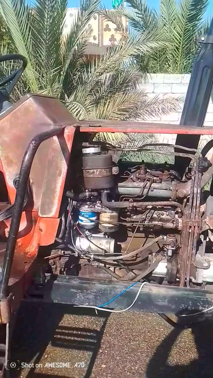 السلآم عليكم مكينه البيع كامله معدات شاتوله  وهولدر 400 وخرماشه و ناثرة رغم صاحب المكينه ***********
