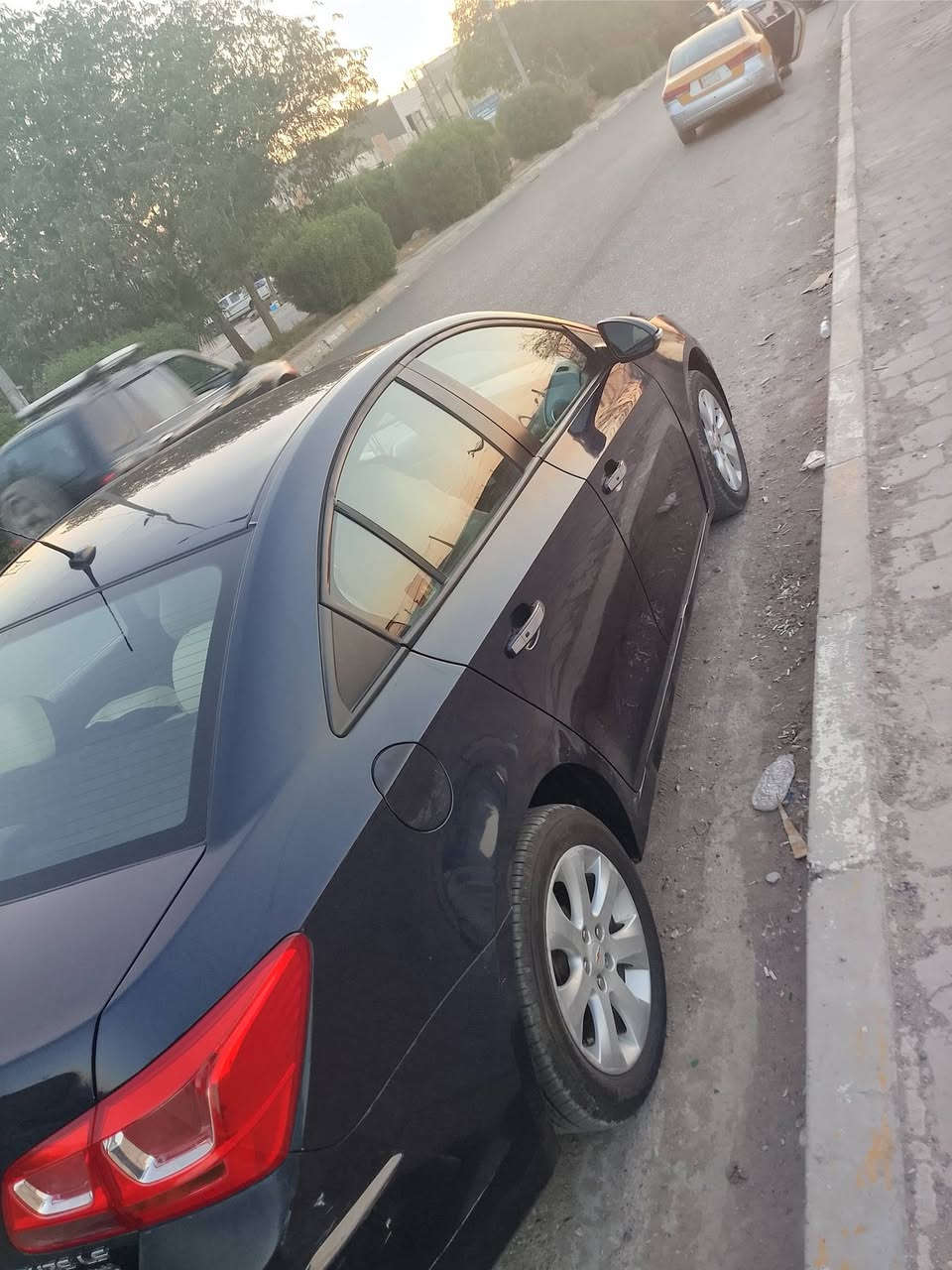 السلام عليكم كروز 17 خليجي رقم سليمانيه انكليزي ربع  جاملغ الامامي عكس السائق بدون دواخل السعر 78 وبيه مجال ***********
