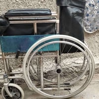 كراسي • مختلفة الشكل • سعر خاص