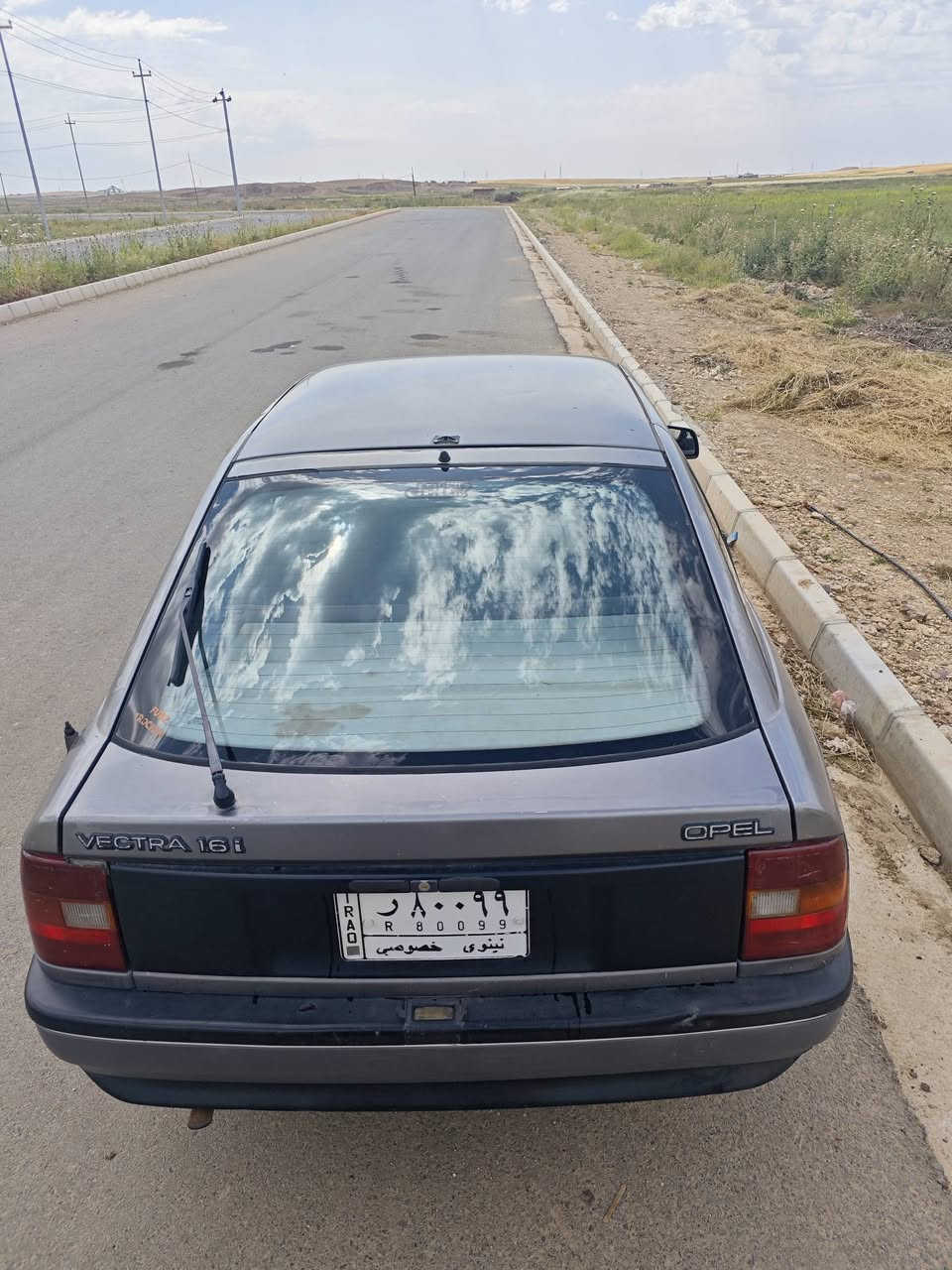 فكترا 16 موديل 92
وضع شركه  كير ومحرك شرط 
شرط التحويل 
طخم جديد تواير جديد 
سياره مال جناي .
للاستفسار اتصل . ***********
