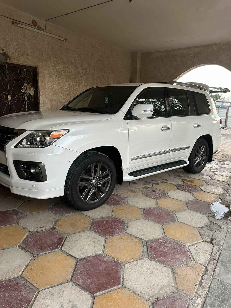 لبيع لكزز موديل ١٣ كفاله عامه من صبغ وتكحيل رقم بغداد مشروع وطني سنويه ٢٨ بسمي شخصيا ماشيه ١٤٤ ستخدام شخصي شراي يتصل ***********
