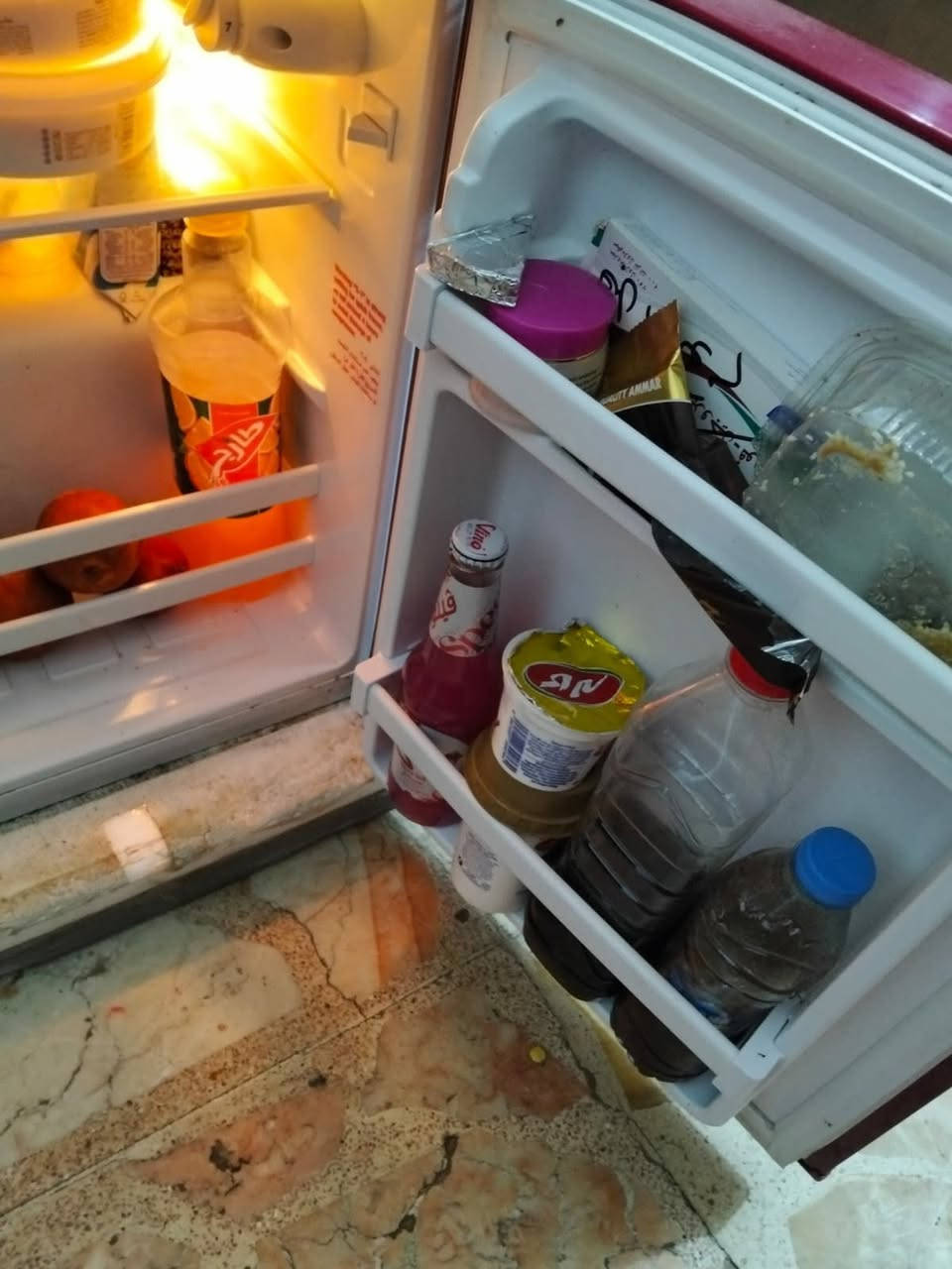 للبيع كنتور بابين تضيف بدون اي ضرر ارتفاع ٢٥٠٠. عرضه ١٣٠  عمقه مالته ٤٠ السعر ١٥٠ ثلاجه للبيع تجي ٨ قدام  السعر ٧٥ الغراض بيهم مجال بعد المكان حي جهاد


**إذا كنت صاحب هذا الإعلان وتريد حذفه لأي سبب، رجاءا أرسل رسالة إلى الدعم الفني**