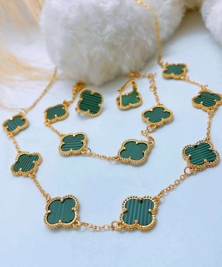 مجموعة فان كليف 
ضمان طلاء ثابت 
الالوان الترند الأساسيه
متوفر توصيل داخل بسمايه الف


**إذا كنت صاحب هذا الإعلان وتريد حذفه لأي سبب، رجاءا أرسل رسالة إلى الدعم الفني**