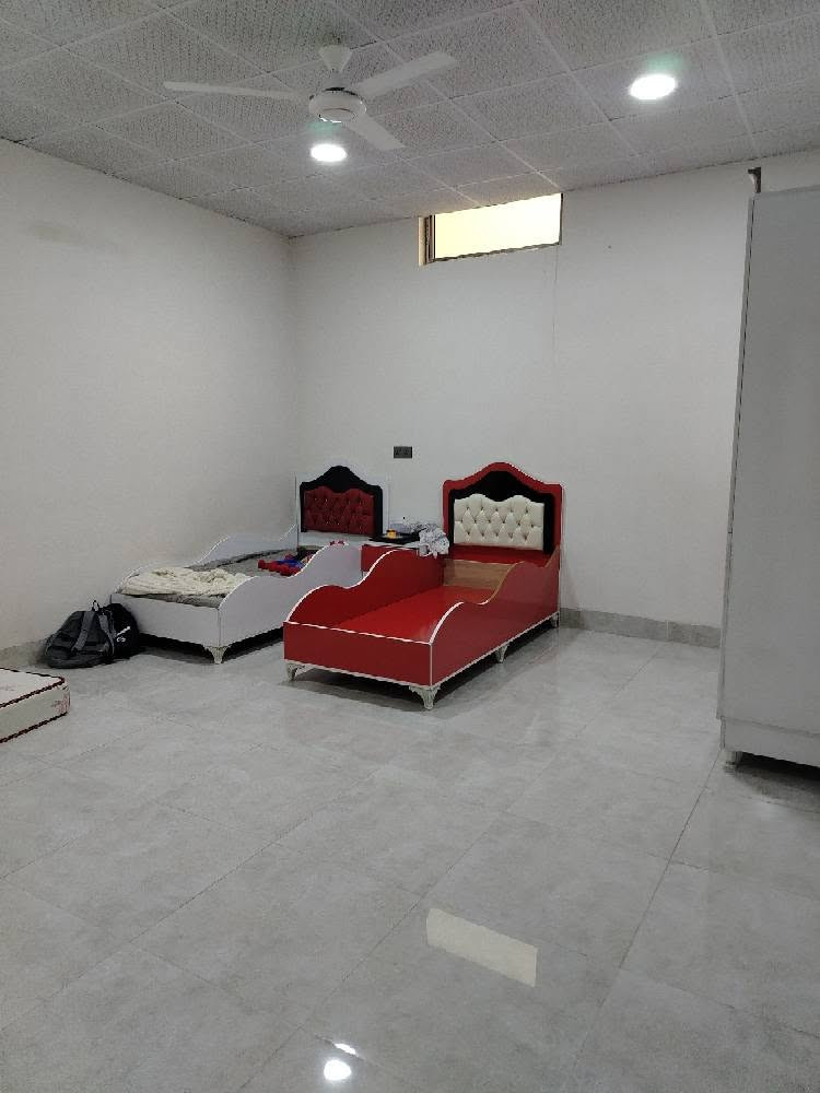 ✅دار للبيع  مساحة 240 طابو صرف طريق بغداد /شارع القدس قرب بانزيخانه القدس بناء مرتب 2020
 يحتوي 5 غرف نوم هول2 ومطبخ 3حار وبارد استقبال2 صيحات كراج سياره 

#السعر 290مع مجال للمعاملة او اتصل
***********
***********
*********** كركوك, العراق
