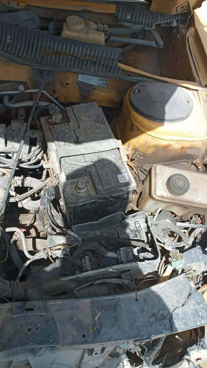 سلام عليكم سياره للبيع سياره حادث بجم صطحي مكينه وكير  شرط تخم تاير حداديه باتري عينه وصينيه وحداديه الله شاهد صار لي 7 يام من شادهن مكينه صارلهه 3 شهر رقم نكليزي موديل 12 رقم *********** شراي بي خير ويدلل
