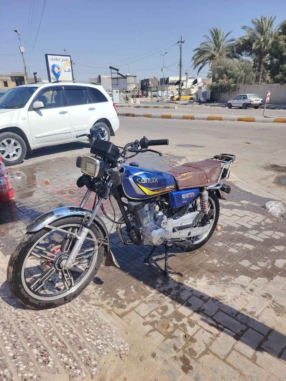 سلام عليكم شباب دراجه للبيع سيفان موديل 2023 أوراق سكنار نضيفه ما مفتوحه السعر 850 وبيه مجال العنوان الديوانيه مركز رقم الهاتف ***********
