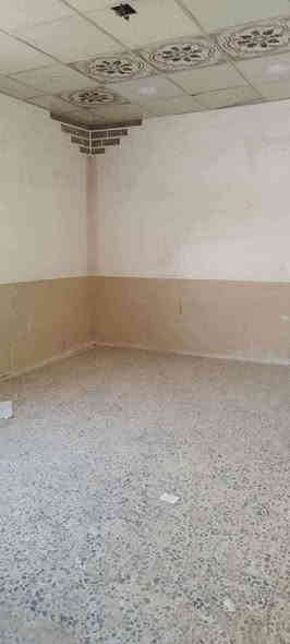 سلام عليكم للبيع بيت بلنداء منطقه ال57 مساحته 40 متر واجه 4 امتار ونزال 10 قريب على الشارع العام خلف المجمع الكوري بناء طابوق جيري  وعگاده الارضيه كاشي وسقوف ثانويه سعره 31 وبيه مجال قليل للاستفسار اتصل ***********
