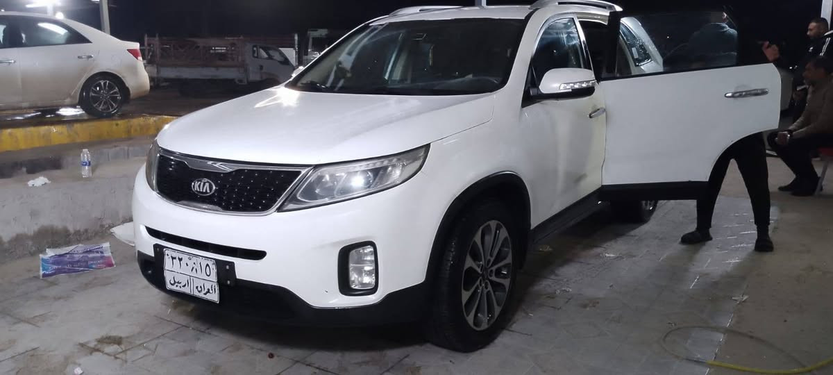 سورنتو 2013 شكل ال15
رقم اربيل 
خليجي فقط جاملغ عكس السائق بي صبغ بدون دواخل 
محرك 2400 
ماشية 214 الف كيلو
7 راكب 
بصمة 
ترحيب 
اشاير مري
داخل بيجي 
تحكمات كاملة 
تبريد 3 قطع 
حساس امامي خلفي 
عالي زنون 
ارضية جلد
ب140 وبيها مجال للشراي 
للاستفسار 
*********** 
***********
