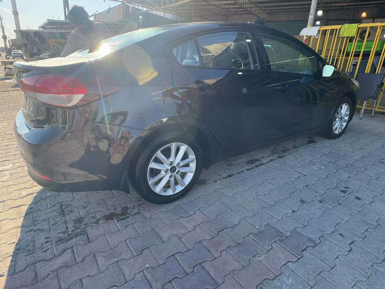 السلام عليكم 
كيا سيراتو موديل ٢٠١٨ خليجي وكالة ليث العبيدي 
محرك ٢٠٠٠ دوش مكفول على وضع الشركة 
السيارة بيها بارد بالهلال مال جاملغ الخلفي فقط 
ماشية ٩١ الف فقط ويل كب مري شفط سبير منازل. 
السعر ١٣٨ $
للاتصال *********** مكانها صلاح الدين.
