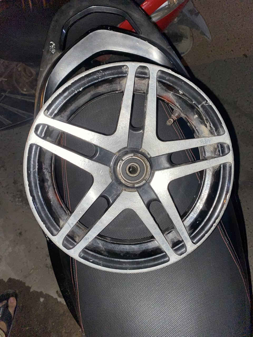 سلام عليكم ويل نجمة للبيع مكفول من عواج او تصلي بلادي جاي وية دراجة سعر ب 125 وبيها مجال ***********
