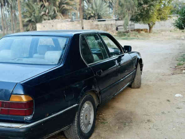 بي ام 730 
موديل 1988
رقم انبار الدولي تحويل ثاني يوم 
سياره جاهزه 
كير بدلته جديد فتحة سقف تخم تايرات نص عمر صدر نص عمر 
شراي يتصل 

‭0780 009 1974‬
