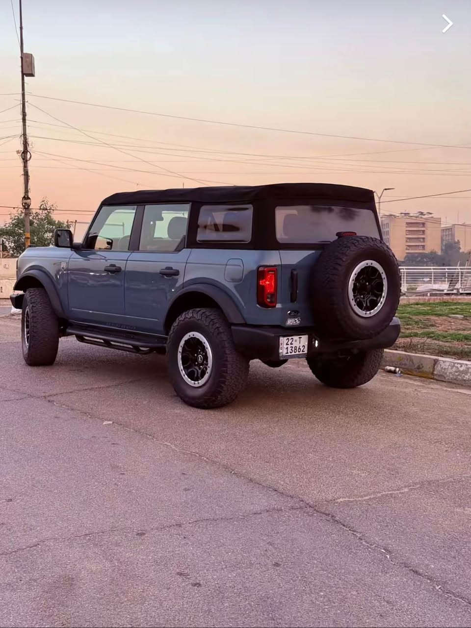�🔥 فرصة لعشاق القوة والمغامرة! 🔥🚙

�🔥 للبيع – Ford Bronco 2022 Big Bend 🚙

🛕العنوان /الشالجيه 
للاستفسار
***********☎️☎️ 
رقم أربيل الجديد

✨ عداد: 44الف ميل فقط
✨ محرك V6 سعة 2.7 لتر تيربو
✨ قوة هائلة تصل إلى 330 حصان 🏁
✨ فئة: Big Bend العملية والمليئة بالمزايا
✨ سقف متحرك بالكامل (Removable Top) لعشاق المغامرة
✨ لون خارجي مميز جداً بتصميم جبلي Rugged 🏔️

مواصفات فئة Big Bend:
✅ نظام دفع رباعي 4x4 مجهز للطرق الجبلية والصحراوية.
✅ عجلات 17 إنش مع إطارات مخصصة للطرق الوعرة.
✅ مقصورة داخلية رحبة مع شاشة 8 إنش SYNC 4 تدعم Apple CarPlay وAndroid Auto.
✅ أنظمة أمان متقدمة: كاميرا خلفية + مساعد ثبات + وسائد هوائية متعددة.
✅ وضعيات قيادة متعددة (G.O.A.T Modes) تناسب جميع التضاريس.

💡 سيارة مغامرات بامتياز، تجمع بين القوة – الراحة – التصميم العصري.

📍 لا تفوت الفرصة! تواصل معنا الآن 📞
*********** بغداد, العراق
