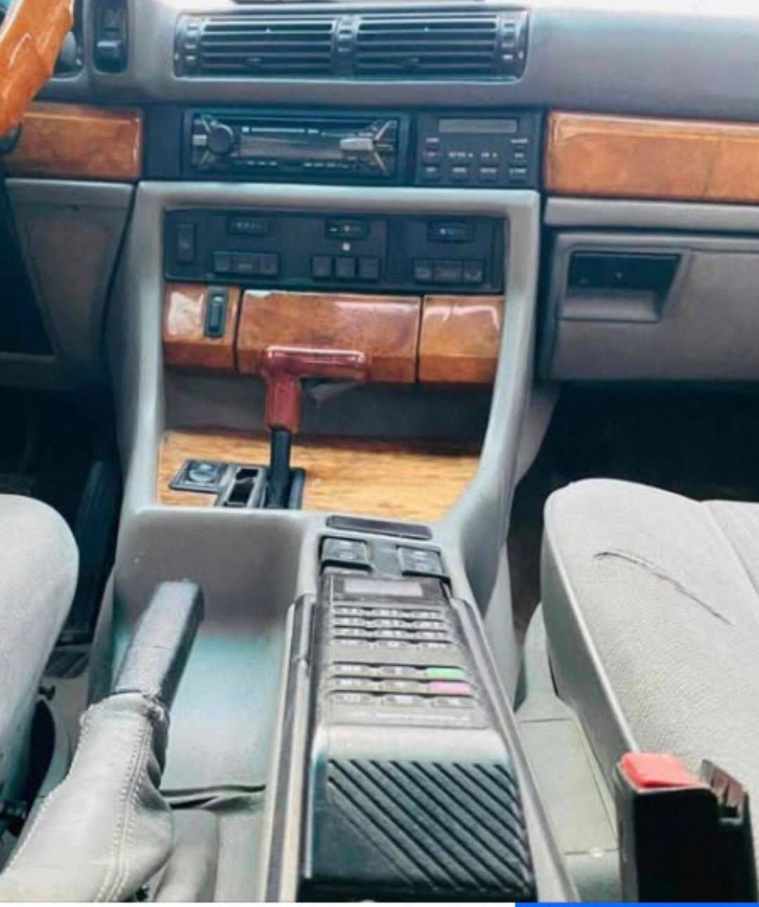 بي ام موديل 1992رقم سليمانيه
سياره بلاديه فول مواصفات فتحه 735 عنوان البصره  الزبير ***********سعر 55
