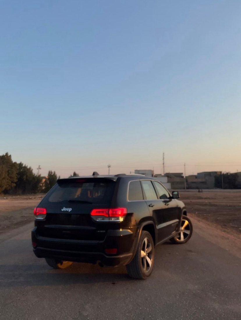 السلام عليكم
المركبة   :  جيب گراند شيروكي 

موديل   : 2018

الفئة  : شيروكي 

الحادث : تم أرفاق صور الحادث في المنشور

الايرباك : أيرباك كفاله ولا ايرباك طاگ

الرقم     : بغداد الماني حرة

المواصفات :

✅محرك 3600 ( 6 سلندر ) عليه أدامه كامله 

✅اللون اسود 

✅شاشة چبيره

✅تحكم مقود

✅داخل بيجي

✅كامرة خلفية

✅رادار توقف ذاتي عند الرجوع تلقائياً

✅بصمة أبواب وجنطه

✅رادار انطفاء المحرك عند الوقوف تلقائياً

✅مقعد السايق كهرباء 

✅حساس خلفي 

✅ويل كب قياس 20

للأستفسار الأتصال / ***********
