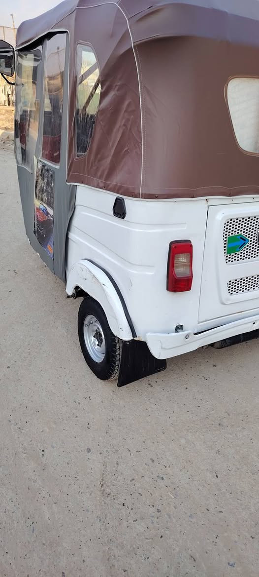 سلام عليكم تكتك للبيع واحدوعشرين رقم نكليزي شرط تحويل ثاني يوم سعر6وتسعميه مكاني بغدادالبلديات زراعي
***********
