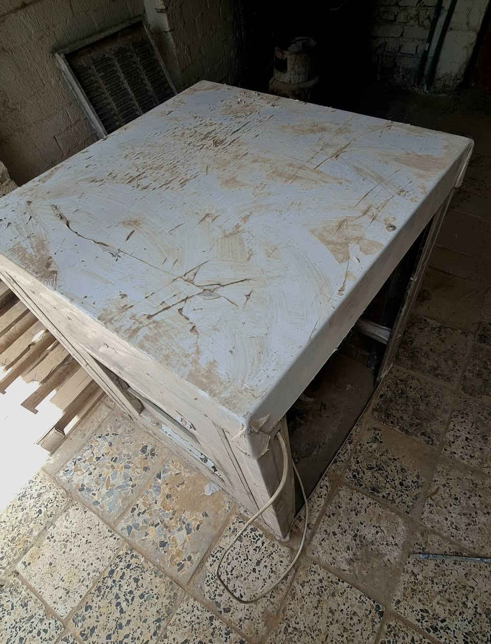 مبردة المنيوم حجم 2ونص شغل تزكام الله شاهد العام سويتها بمعمل كلفتني ب 300 الف بعدها بلفابلون   بيها زرف بسيط يتعالج بلحيم او زفت
رايدها قفل 100 مكاني زعفرانية 
***********
