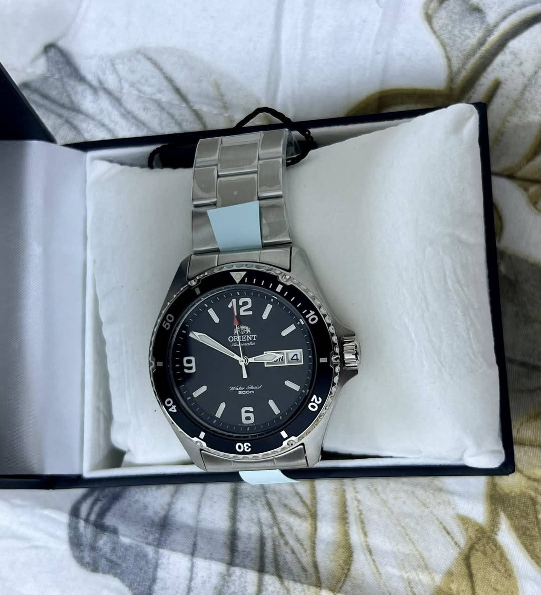 🔥 للبيع | تحفة يابانية فاخرة 🔥

⌚️ Orient Automatic

💎 ساعة راقية بتفاصيل فخمة ومينا اسود ملكي تخطف النظر مع كل انعكاس ضوء صناعة يابانية أصلية 

 📏 قطر الساعة: 41mm

⚙️ حركة أوتوماتيك احترافية تعمل بالحركة بدون بطارية

🩶 سوار ستانلس ستيل فاخر بتشطيب عالي الجودة

📅 عرض للتاريخ بتصميم أنيق وكلاسيكي

📦 الحالة: جديدة بالكامل بالباكيت

💰 السعر: 400$ قفل

📩 للجادين وأصحاب الذوق الراقي – التواصل خاص او واتس اب ***********

