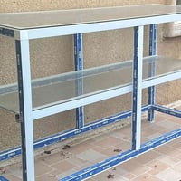 عارضتين • ميز • كراسي