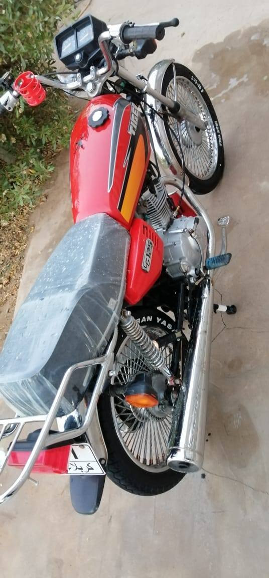 للبيع دراجه تايكر شاصي موديل ٢٠١٧  تعمير ٢٥ اوراق اصولي مكفوله كفاله عامه مكان الدراجه النجف ناحيه الحيدريه خان النص السعر ٥٥٠ وبيهة مجال قليل للشراي
***********
