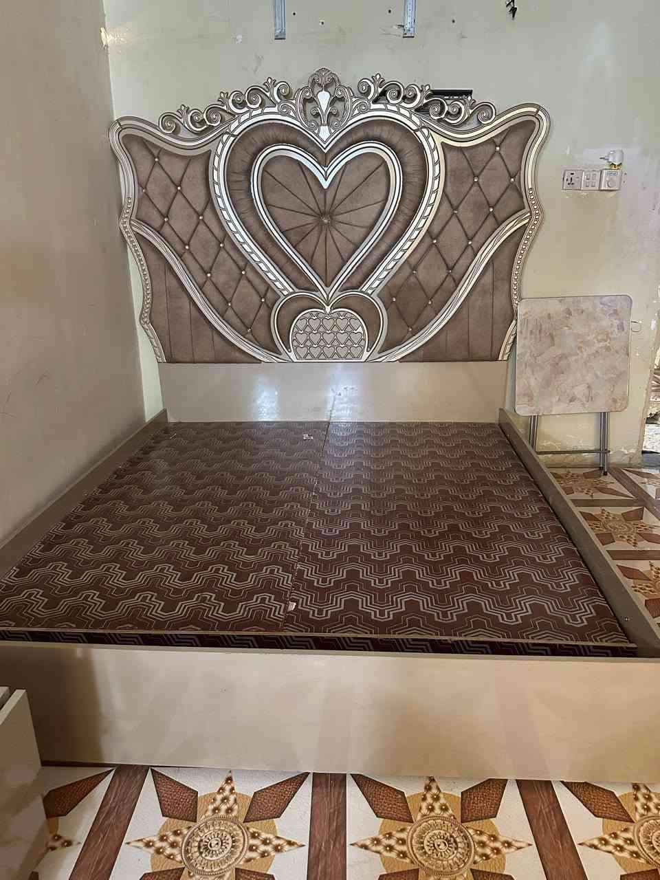 غرفه نوم تركي للبيع مستعمله عنواني كربلاء السعر ٦٥٠ الف 
للاستفسار الاتصال على الرقم *********** /***********
