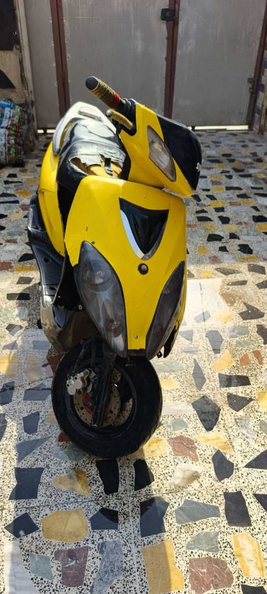 دراجه سيام متروكه  ابيع كوم حديد قيم و اخذ مكاني البلديات  ***********
