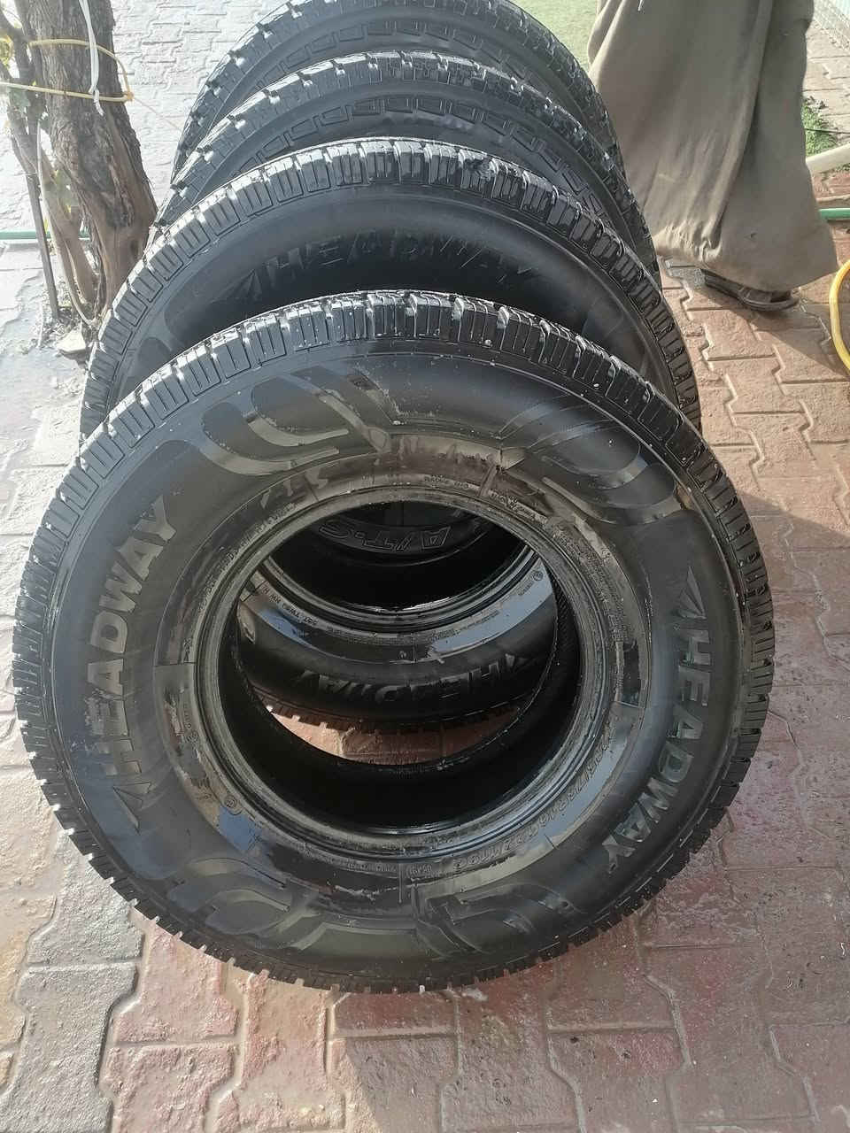 تايرات للبيع زوج ياباني وزوج صيني القياس ١٦، ٢٨٥، ٢٧٥، *********** مكان ميسان
