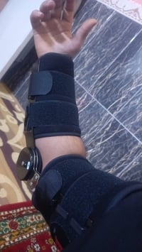 مسند يد للبيع  السعر 100. رقم الهاتف 07717301587