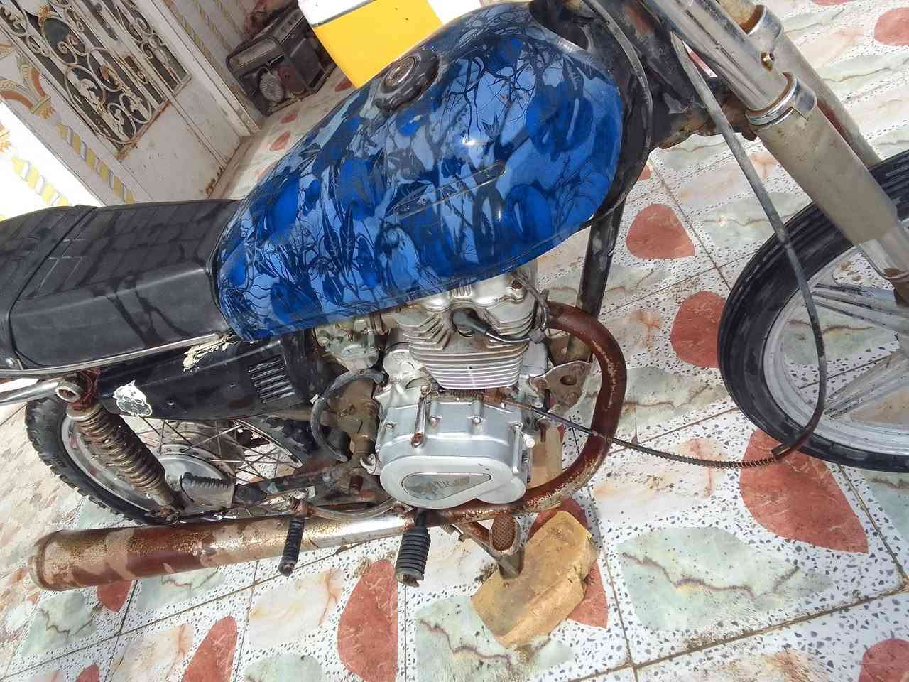 سلام وعليكم دراجه نضيفه مكينه مال ستوته بجيس تشلع شلع مال شغل المكان البصره قضاء  المدينه الترابه السعر 250 وبيهة مجال قليل واذ مراوس بستوته انتطي فرق رقم ***********
