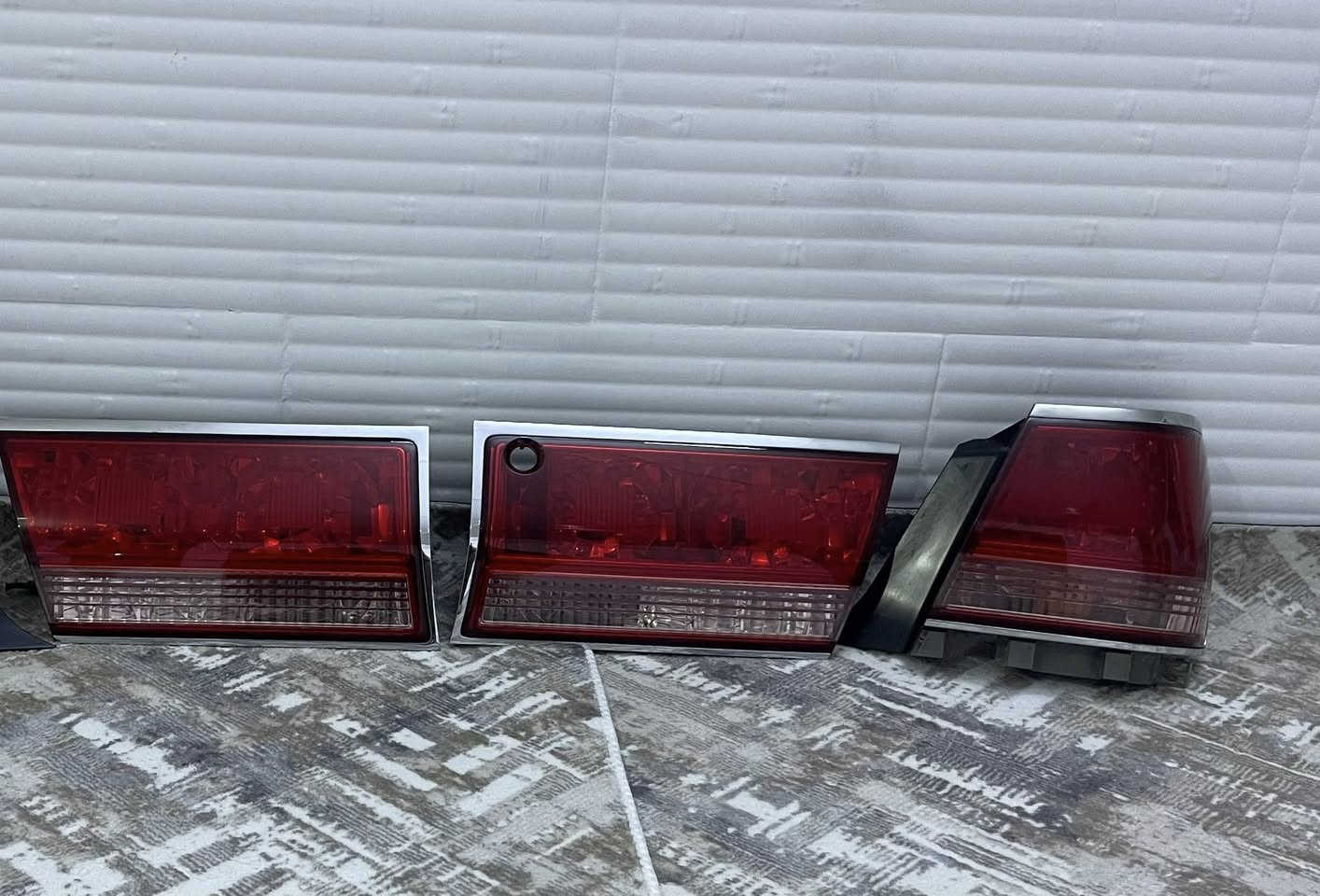 بسم اللە بەگ لایتی مەلیکە کریستاڵ ئە سڵی یابانی لۆک لۆک حاویە ٣ دانە لای سایەقی لەگەڵ نیە  گلۆپووایەرو گیچمە ی لەگەڵە بەبێ شوختو درزوو روشاوی  نرخیان ١٥٠هەزار 
شوین چوارقوڕنە
***********
***********
