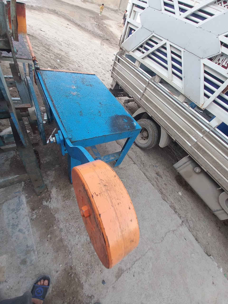 السلام عليكم
معواجه مترتين ونص  و كتر  و  طبر سجينه موس   نضيفات ٩٥بل ميه مكاني بابل ***********
