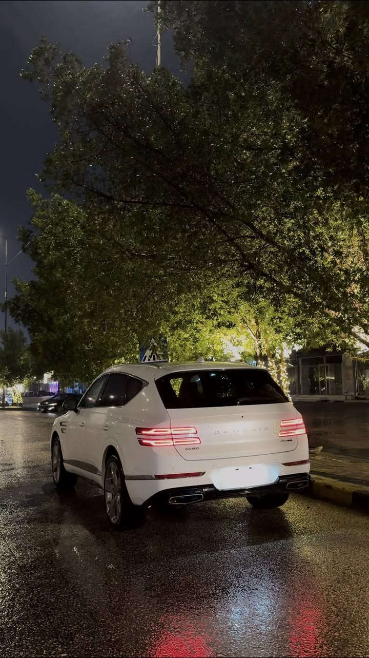 🔷 جينسس Gv80 برستيج لون ابيض داخل ابيض 
🔷سنة الصنع : 2023
🔷اللوحة : فحص موقت 
🔶السعر : 440 وبيها مجال بسيط 
🔷الضرر : فقط دعامية امامية واجه بيه شخوط بالجاملغ والبنيد ونصبغن وعندي صور قبل الصبغ 

بدون حادث ❌
( صور الحادث بالمنشور )
🔷بدون ايرباك 
🔷المواصفات:🔥
🔹حجم المحرك 6 سلندر 3.5L توين توربو 
🔹عداد المسافة 9  الف ميل فقط ❌
🔹جميع الابواب كهرباء (soft close)
🔹سمارت بارك (تحريك السيارة بالريمونت)
🔹عين سحرية
🔹كاميرات 360 درجة
🔹رادار امامي وجانبي وخلفي
🔹تنبيه الخروج عن المسار
🔹حساسات امامية وجانبية وخلفية
🔹انارة داخلية سحرية متغيرة الالوان
🔹سقف گنتارا
🔹فتحة سقف بانوراما
🔹ستائر خلفية كهرباء
🔹جنطة كهرباء
🔹غرفة جلد ابيض مطرز
🔹 كرسي السائق مساج
🔹تبريد وتدفئة الكراسي الامامية والخلفية
🔹كراسي كهرباء بالكامل
🔹ميموري كرسي السائق 
🔹فور ويل AWD
🔹ويل كب حجم 22 انج مع اطارات بحالة جيدة
🔹5 وضعيات للقيادة
🔹شحن وايرلس NFC
🔹انارة ترحيب شعار جينسس
🔹سستم الصوت BANG&OLUFSEN
🔹بصمه ابواب و تشغيل وتشغيل عن بعد
🔹مع باقي المواصفات الاعتيادية

السيارة جدا جدا جديده بوضع الوكاله وحتى دهن مبدل اله مناقصه اي شي وبالعافية ع الي ياخذه 

مكان السياره النجف الاشرف 
***********
والخاص مفتوح للجميع وشكرا ❤️
