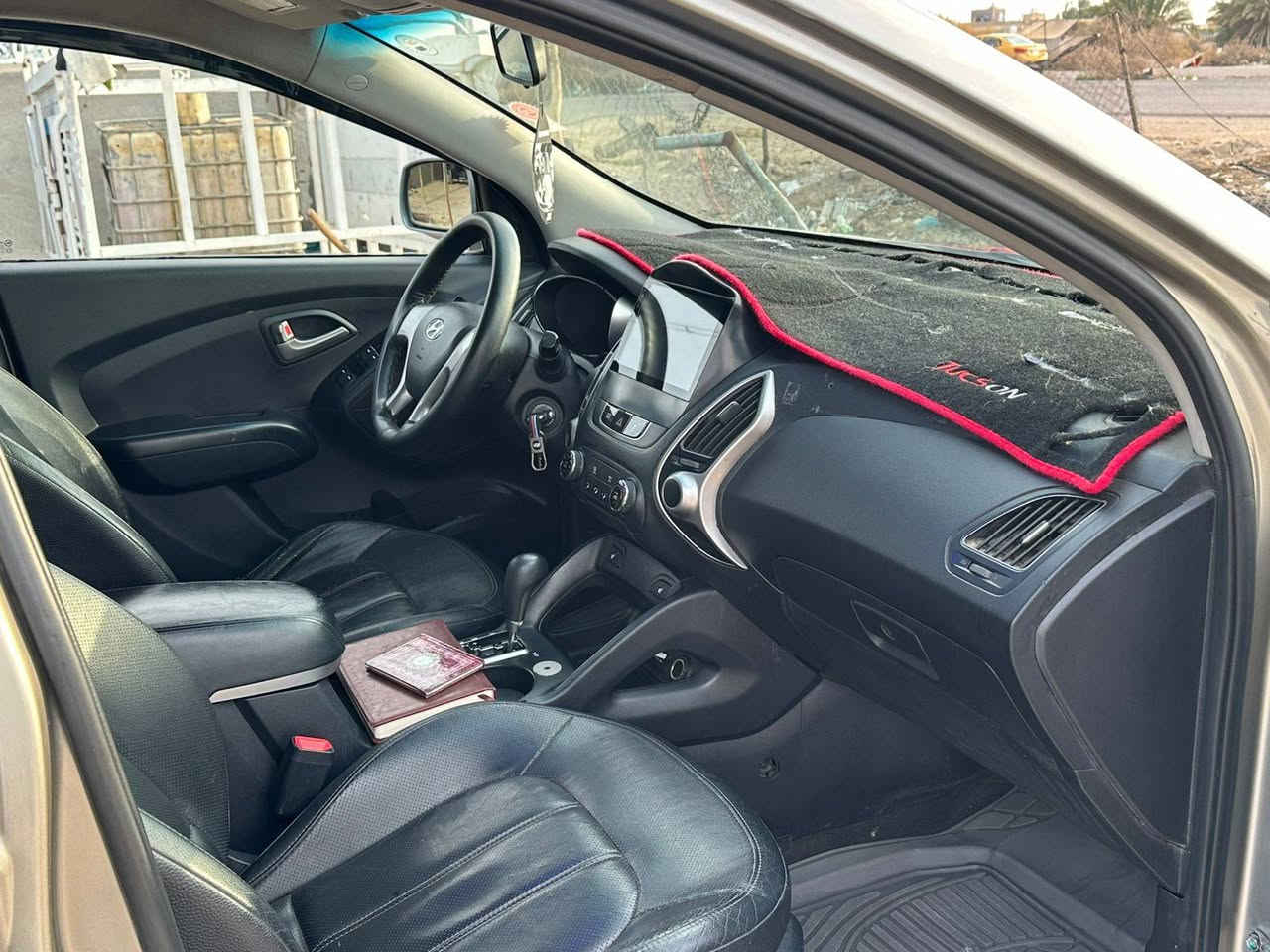 توسان للبيع سياره جاهزه من كلشي كارتون وحلوه مراتبه سياره مرقمه طبق اصل مكينه 200 توربي المرغوبه ***********
