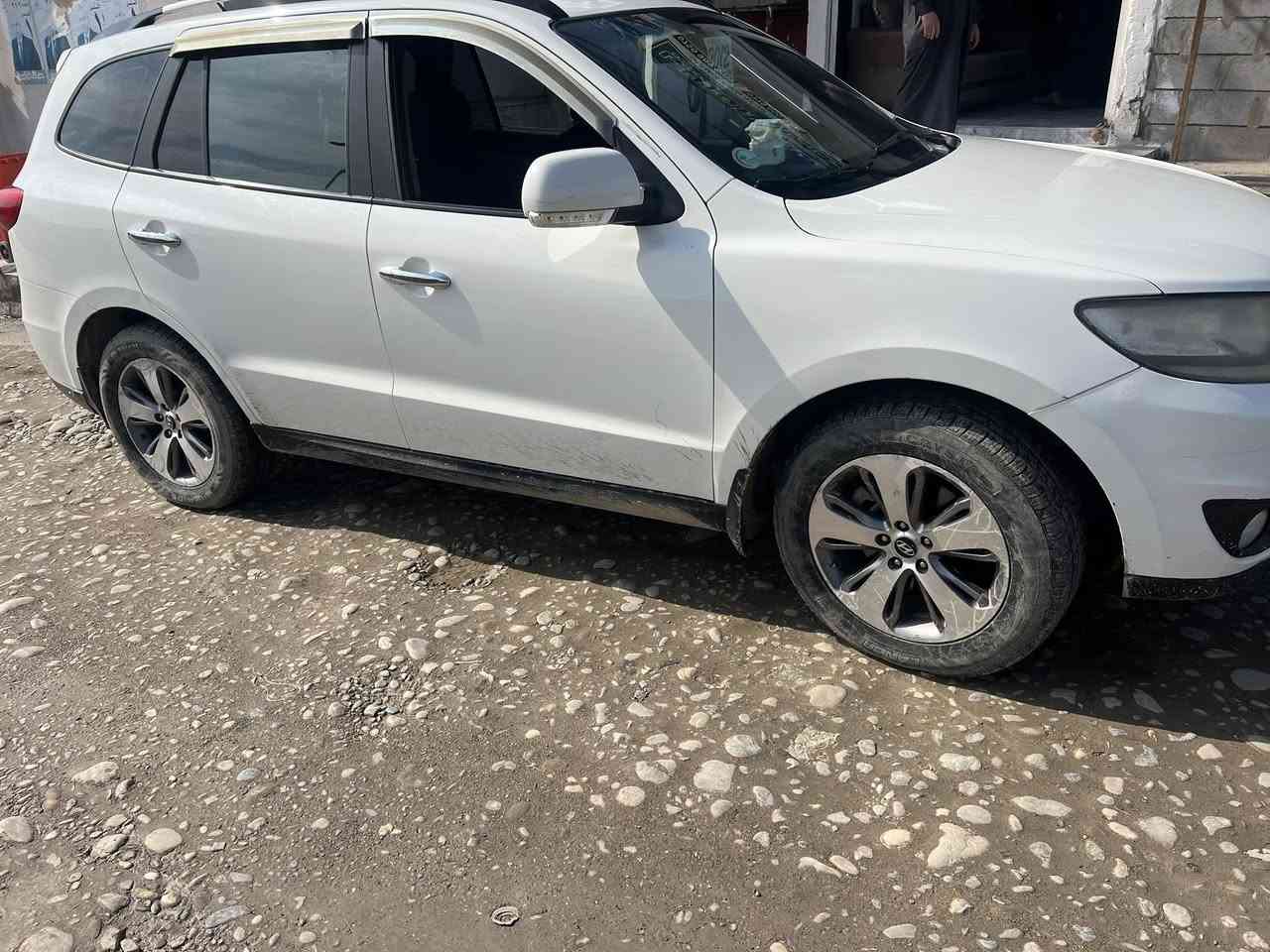 للبيع سنتافي 2012 رقم دهوك كاربون بانزين شرط التحويل بدوون ضرر فتحه السقف سبعه راكب ***********
***********
