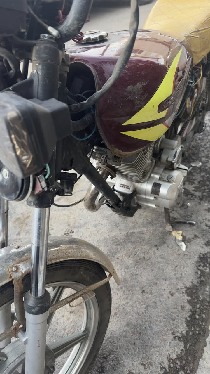 ايراني موديل ٢١للبيع ب.٣٥٠ وبيها مجال بغداد زعفرانيه ***********واتساب موجود
