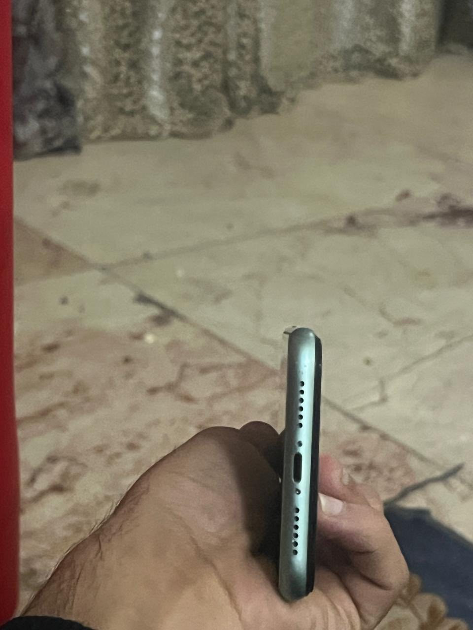 سلام عليكم آيفون ١١عادي ذاكره ٢٥٦بطاريه ١٠٠مبدل شاشه اصليه كله سعر ٢٠٠هـ***********مكاني بغداد ❤️
