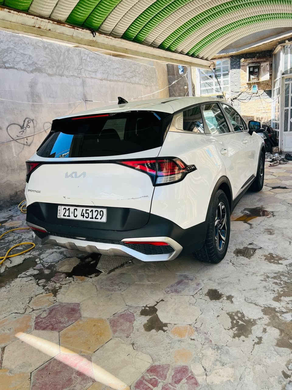 السلام عليكم
كيا سبوتج 23 

موصفات معروفه نص فول 

رقم سليمانيه ب اسمي 

لون ابيض صدفي 

كلشي موضح ب الصور و السونار ب المنشور فقط بارد 

مكان السياره بغداد العبيدي 

السعر 195 وبي مجال 

*********** اتصال او واتساب

