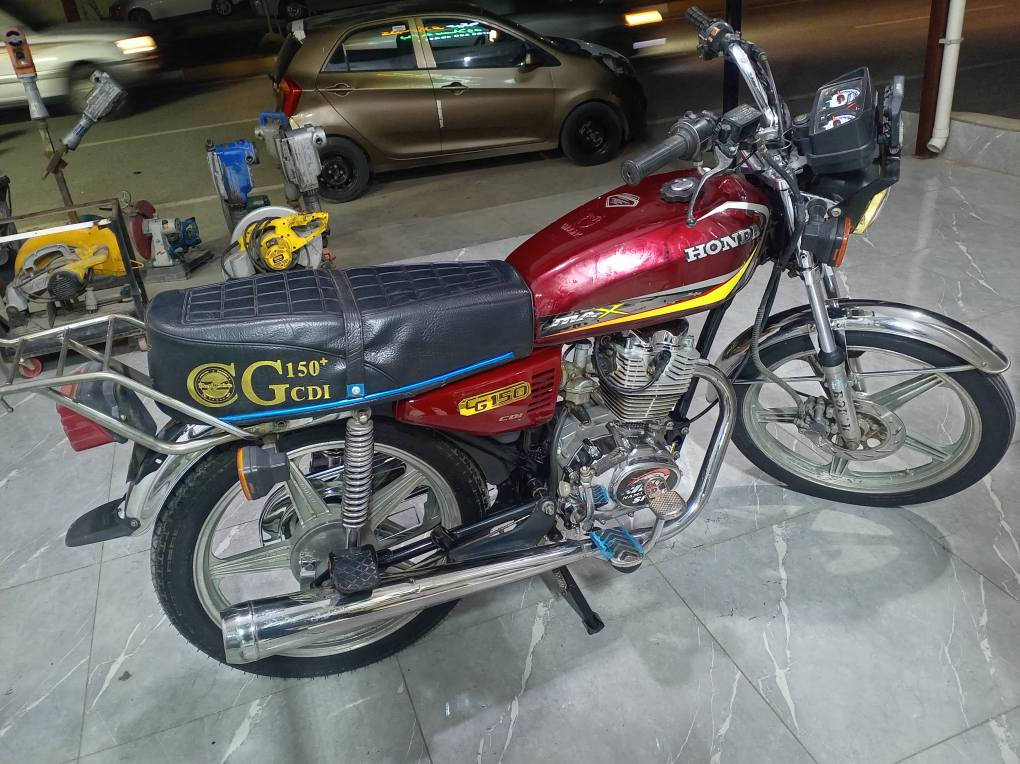 سلام وعليكم. ماتور إيراني رةقةم بةناوي خؤمة. هةموو شتيكي بةشةرتة.مةكينةي بةشي سةرةوةي كراوةتةوة. مةكينةي ١٥٠ي روبارة زؤر زؤر خاوينة.
سعر:10 وةرةقة
شوين. هةولير
*********** أربيل, العراق
