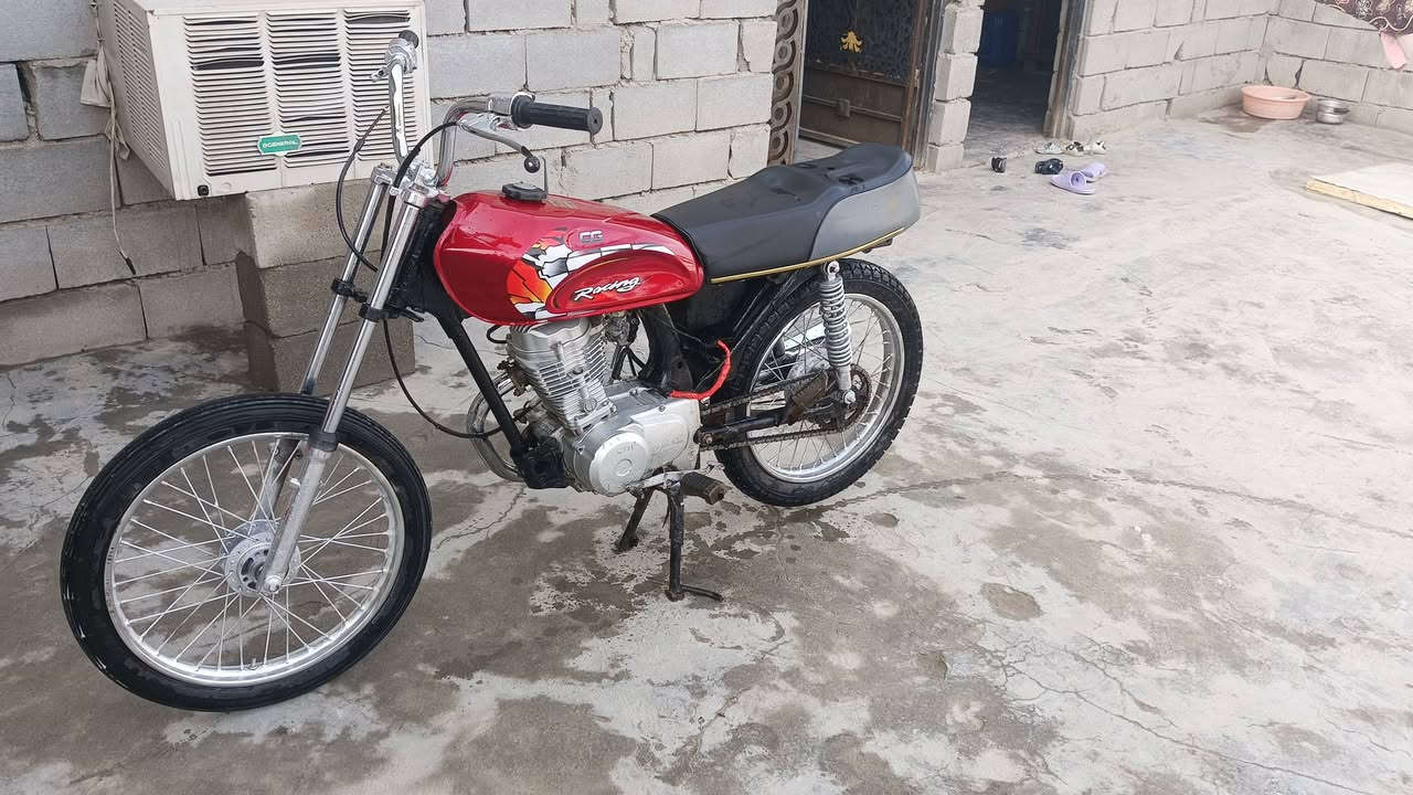 يالله دراجه للبيع ادوات ادوات اكفلهه عشاير دراجه جاهزه ماتذب عليهه ربع كلش حلوه نهضه ومعدل ومن تشوفهه احله من صور سعرهه 400 بدون سيبايه مكانهه زبير الشراي يتصل وبلخدمه ***********
