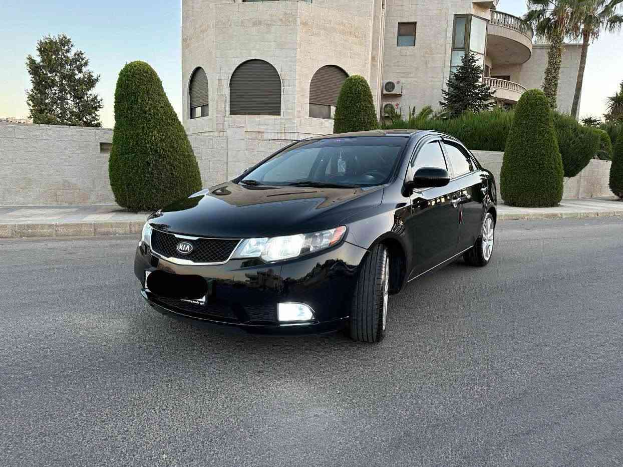 كيا فورتي وارد كوري لون أسود ملوكي فل كامل بدون فتحة 2013
لعشاق للتمييز سيارة نظيفة جدا فحص كامل 7جيد بدون اي ملاحظة
الفحص مرفق بالصور
‏المواصفات:
‏فحص كامل 7 جيد 
موديل 2013
ماشية 123 الف
مرخصة ومأمنة ضد الغير لمدة سنة كاملة 
‏ جير  اوتوماتيك 6 غيار توب ترونيك 
‏ ماتور 1.6 Gdi 
‏ بصمه ابواب + بصمه تشغيل خارجي داخلي
زجاج امامي خلفي كهرباء 
مري كهرباء وشفط ضب
غمازات على المري
نظام الحماية 6 ايرباج
‏ كراسي جلد ( لون اسود) اصلي وكااااله 
‏ كراسي اماميه مدفأه
 ‏ تحكم طاره بالكامل 
‏ مثبت سرعه كروز كونترول 
نظام اضاءة يعمل اوتوماتيك eco
انارة ترحيبية 
نظام مساحات يعمل اوتوماتيك
‏ شاشه 
كاميرا خلفية
‏ حساسات خلفيه 
‏نظام قفل مركزي 
نظام ECOاقتصادي لاستهلاك البنزين
نظام بريك ABS -EPS
كمبيوتر لبيان معدل استهلاك الوقود
‏‏معدل السرعة، كمية الوقود المتبقية ‏، المسافة المقطوعة للرحلة ، عدد الكيلومترات المتبقية نسبة لكمية الوقود ‏المتبقي ‏ مقياس درجة الحرارة الخارجية
جنط 17 مع كوشوك جديد
‏ والعديد من الاضافات الاخرى 
‏_ أمكانيه البيع نقدا وبالتقسيط على الهوية فقط بدون اي تعقيدات او اي شروط اخرى بالتعاون مع جميع البنوك وشركات التمويل وتسهيلات ونسبة التمويل من 50 الى 90‎%‎ على الهوية فقط والموافقة خلال 24 ساعه 
بإختصار ياصديقي السيارة مميزه جدًا الله يطرح البركة لصاحب النصيب اكيد مافي بإضافاتها وجمالها بكل السوق لحق حالك
‏للاستفسار / محمد ابو شما 
‏  0795052473
‏ملاحظة مقابل البدر على سيارة مناسبة ￼


**إذا كنت صاحب هذا الإعلان وتريد حذفه لأي سبب، رجاءا أرسل رسالة إلى الدعم الفني**