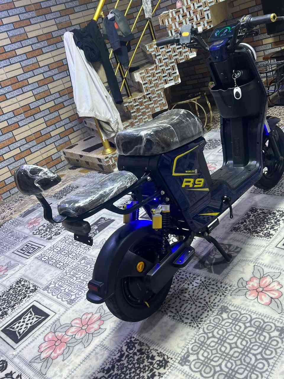 دراجه شحن موديل 2025 ما ماشيه هواي اخت الزيرو مخليهه بل بيت لان عندي مدرسه ما بيهه كل عطل الكهربائيات كلهن يشتغلن بطاريات 32 الدراجه كلهه مكفوله من الطول للطول وياهه مرايات وبصمتين وكارت وسويج كله جديد السعر 425بيهه مجال جوه 400ماتصير واتساب ***********
