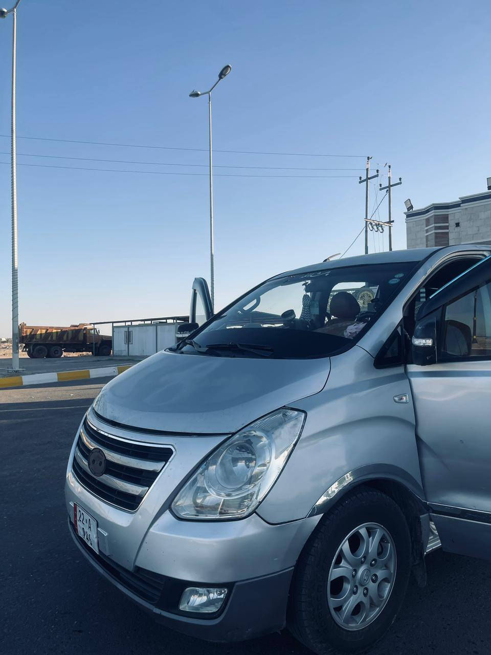 السلام عليكم
استاركس موديل 2008 محرك بانزين 3000 مال بطه 
بيه منضومه غاز 80 لتر  سنويه جديده باسمي رقم اربيل  سياره مكفوله بيه بس الجاملق يم القبق مال البانزين 
تخم تاير جديد تبريد 🥶 مكاني عامريه الفلوجه الاستفسار تصال ع الرقم ***********
