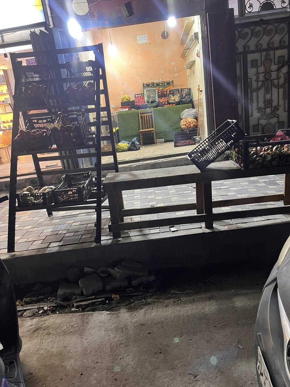 محل. خضروات للبيع مكانه شهداء قرب مطعمً موسى الكاضم *********** خابرني وتشلع أعيوني للعلم المحل يمشي بس مامتفرغله
