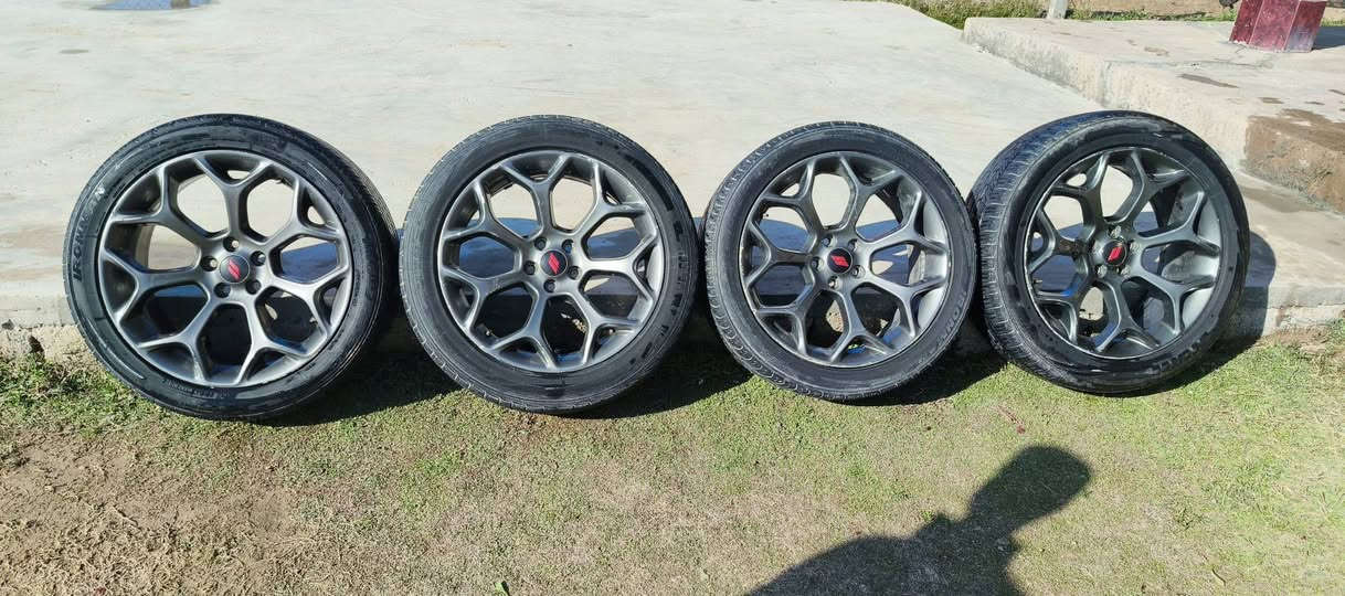 سلام عليكم تخم ويل. 20 تايرات 80 بل 100. واتساب ***********
