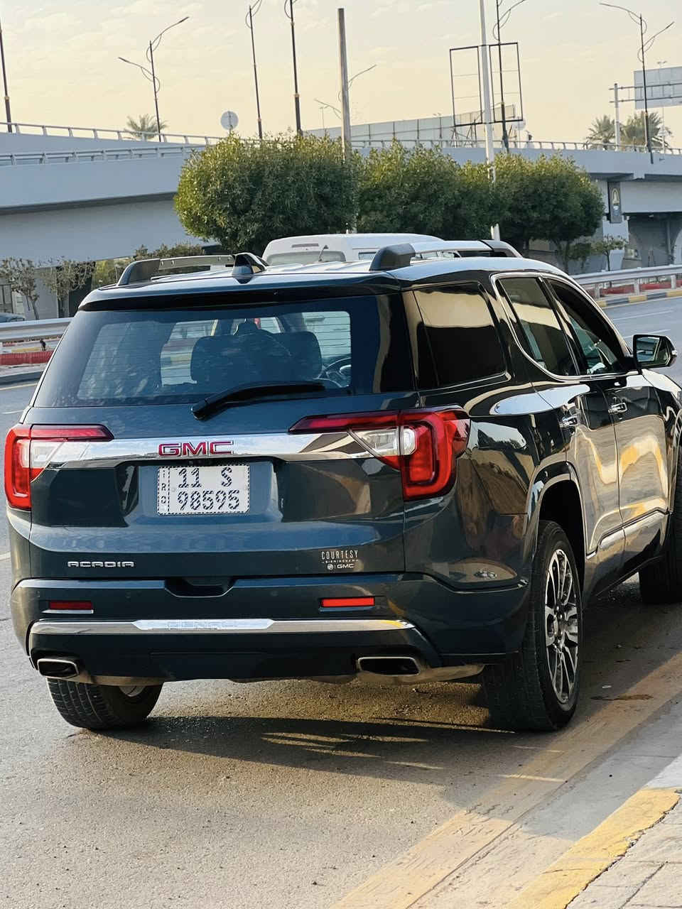 📍السلام عليكم 🫡
📍 للبيع او مراوس📍

📍جي ام سي اكاديا دينالي لون حبري
📍كندي
📍موديل;2020
📍محرك.6 سلندر  
📍رقم بغداد (تحويل)
📍. محرك وكير كفاله   
📍ماشيه (90) الف كيلو متر      
📍حادث سياره  جاملغ السايق وربع البنيد بدون دواخل ايرباك ستيرن فقط  (شاصي ولغد كفاله)
📍مواصفات
📍اشاير بلمري + مري شفط
📍خمس كامرات امامي + خلفي + جوانب 
📍فتحه سقف بنوراما منفصل
📍 عداد داتاشو 
📍كشن سايق خزن ميموري  
📍تحكمات ستيرن
📍حساسات خلفي جوانب 
📍كشنات جلد اسود
📍تشغيل على  بعد
📍بصمه تشغيل  
📍سبعه راكب 
📍بصمه ابواب 
📍شاشه كبيره 
📍شاشه اعطال 
📍كشن امامي كهرباء + تدفئه تبريد 
📍كشنات خلفيه تدفئه منفصل VIP
📍تبريد 3 قطع 
ملاحظه : السياره دينالي هواي مواصفات بيها بعد
📍السعر : 235وبيها مجال
📍مكان السياره بغداد / الغزاليه
للاتصال : ***********
 متواجد واتساب
