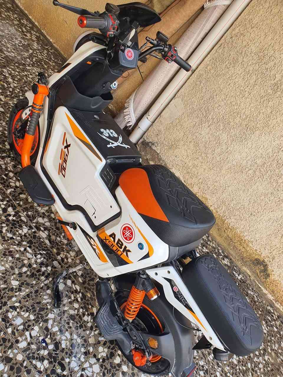 السلام عليكم دراجه X900 للبيع دراجه نظيفه 
سرعته 99 خمس بطاريات 
السعر 550 وبيها مجال 
***********
العنوان بغداد الامين الثانيه
